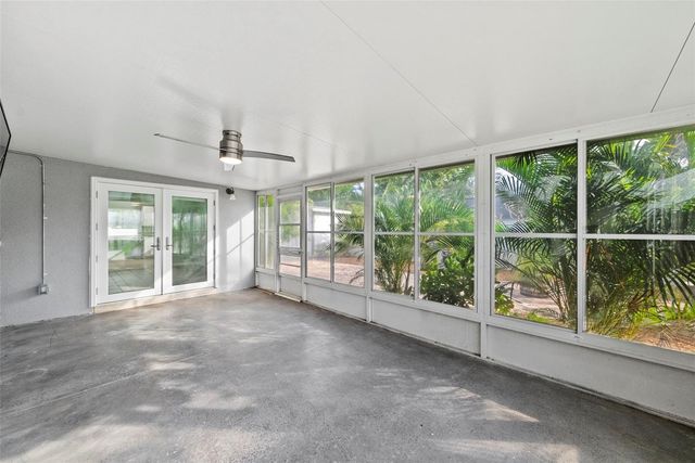 7499 OAK STREET NE, St Petersburg, FL 33702