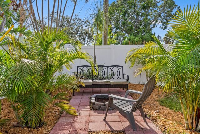 7499 OAK STREET NE, St Petersburg, FL 33702