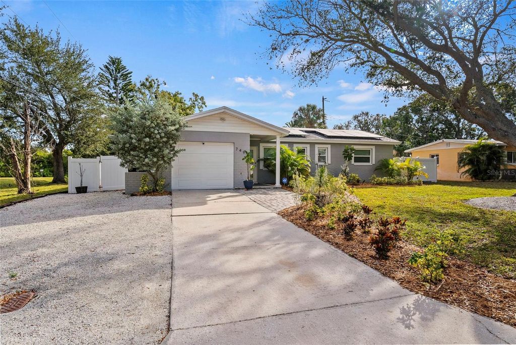 7499 OAK STREET NE, St Petersburg, FL 33702