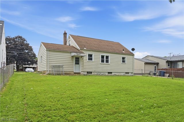 910 S Hazelwood Avenue, Youngstown, OH 44509