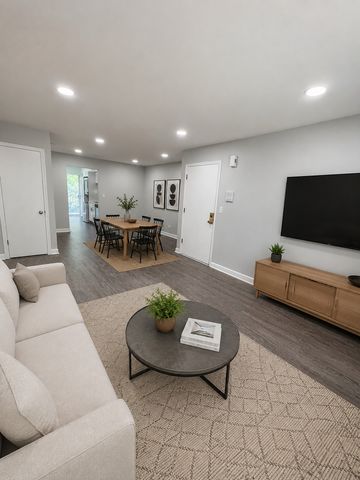 224 E Rimini Court 2A, Palatine, IL 60067