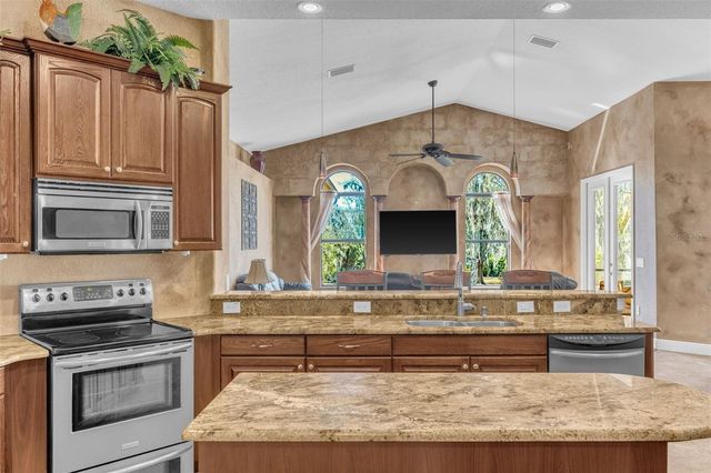 13101 SHADOW RUN BOULEVARD, Riverview, FL 33569