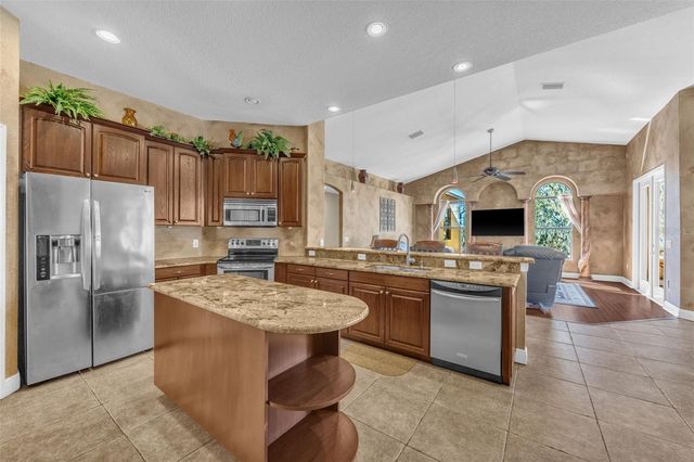 13101 SHADOW RUN BOULEVARD, Riverview, FL 33569