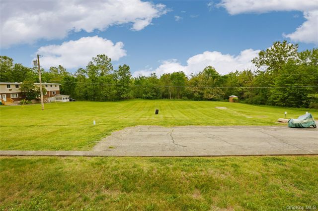 881 Albany Post Road 5, New Paltz, NY 12561