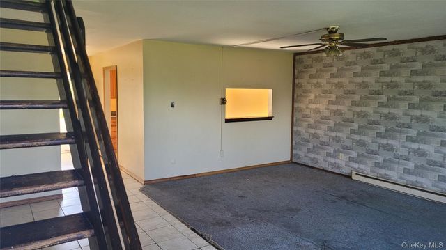 881 Albany Post Road 5, New Paltz, NY 12561