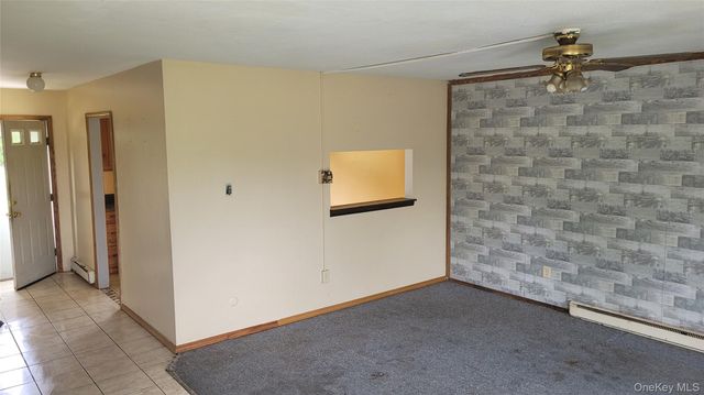 881 Albany Post Road 5, New Paltz, NY 12561
