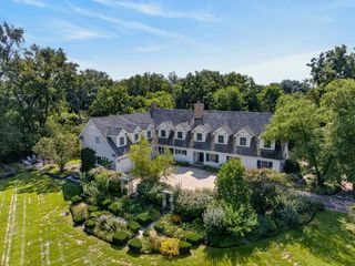 875 Sterling Road, Inverness, IL 60067