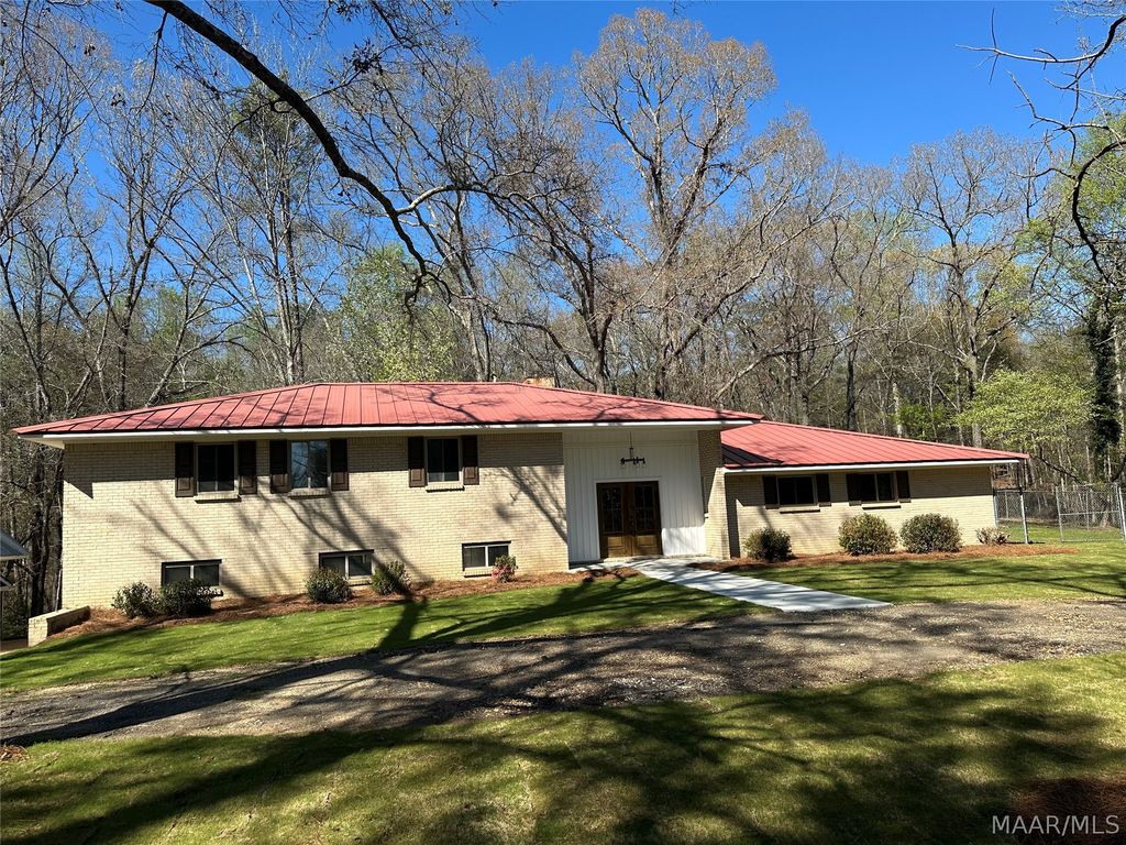 396 SPRING Lane, Deatsville, AL 36022