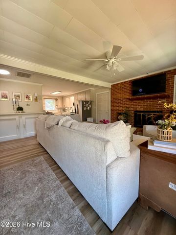 215 N Edgewood Avenue, Williamston, NC 27892