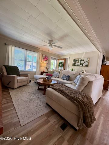 215 N Edgewood Avenue, Williamston, NC 27892