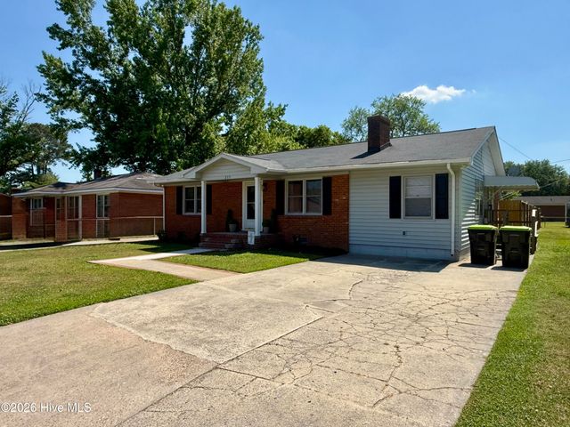 215 N Edgewood Avenue, Williamston, NC 27892