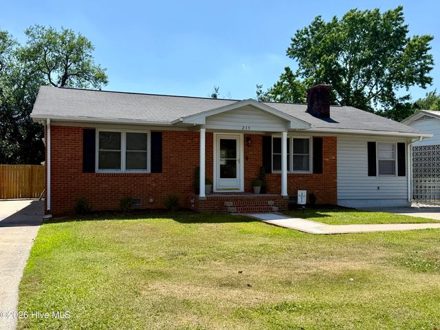 215 N Edgewood Avenue, Williamston, NC 27892