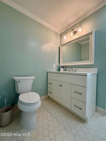 215 N Edgewood Avenue, Williamston, NC 27892