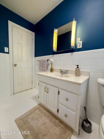 215 N Edgewood Avenue, Williamston, NC 27892