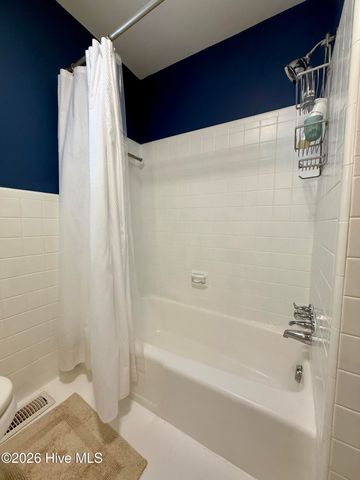 215 N Edgewood Avenue, Williamston, NC 27892