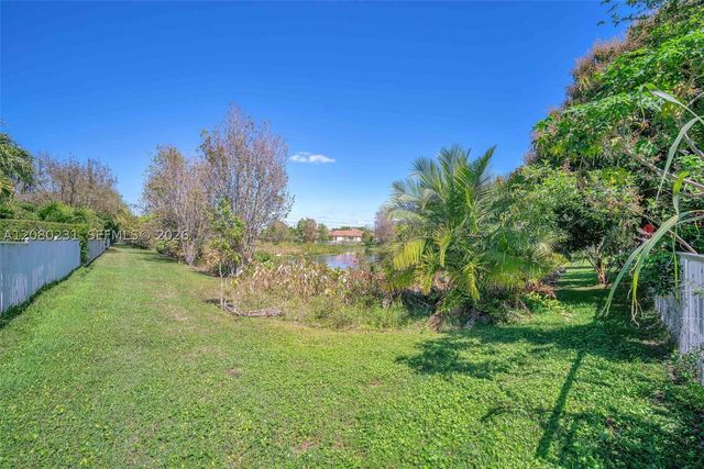 9345 Madewood Ct, West Palm Beach, FL 33411