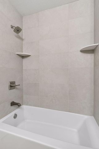 15735 26th Avenue N B, Plymouth, MN 55447