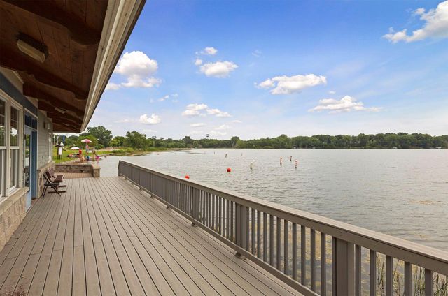 15735 26th Avenue N B, Plymouth, MN 55447