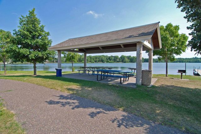 15735 26th Avenue N B, Plymouth, MN 55447