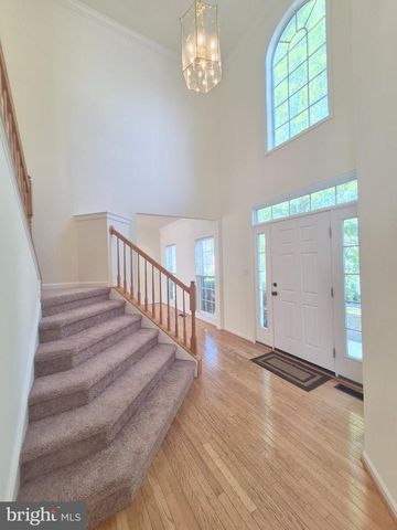 5207 LINDEN DR, Fredericksburg, VA 22407