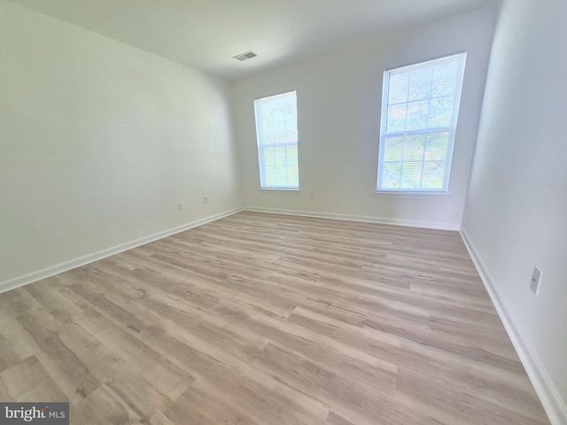 5207 LINDEN DR, Fredericksburg, VA 22407