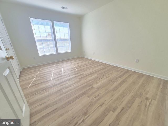 5207 LINDEN DR, Fredericksburg, VA 22407