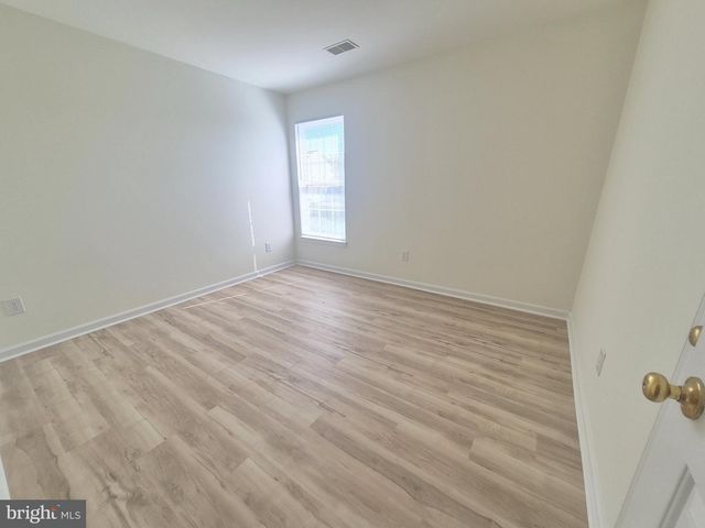 5207 LINDEN DR, Fredericksburg, VA 22407