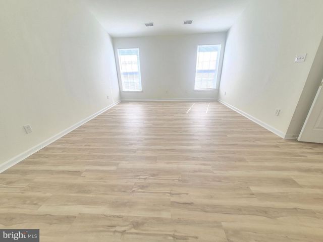 5207 LINDEN DR, Fredericksburg, VA 22407