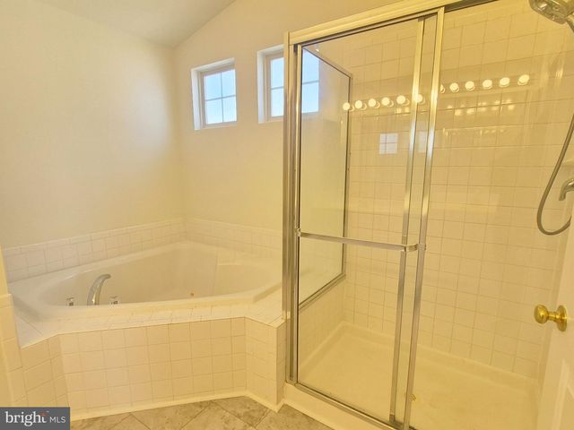 5207 LINDEN DR, Fredericksburg, VA 22407