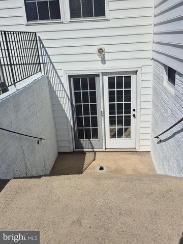 5207 LINDEN DR, Fredericksburg, VA 22407