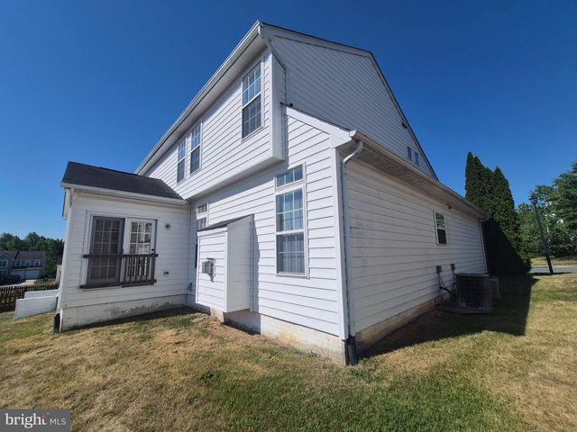 5207 LINDEN DR, Fredericksburg, VA 22407