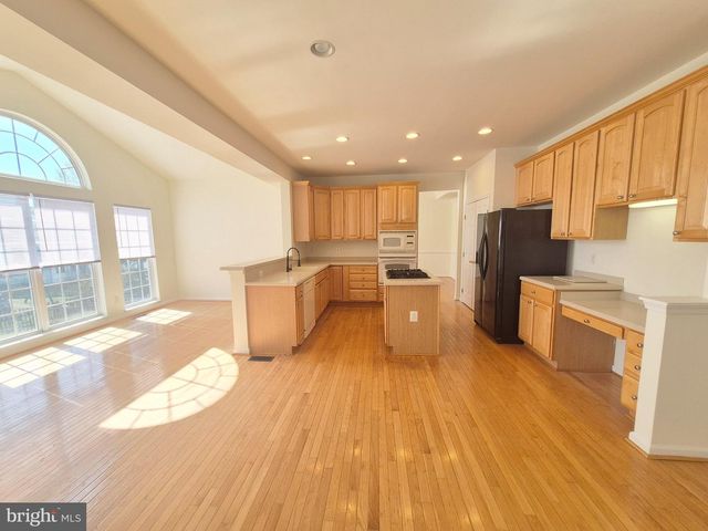 5207 LINDEN DR, Fredericksburg, VA 22407