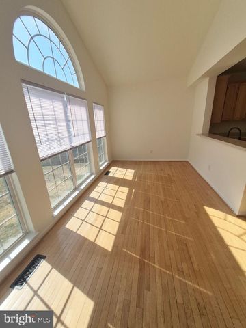 5207 LINDEN DR, Fredericksburg, VA 22407