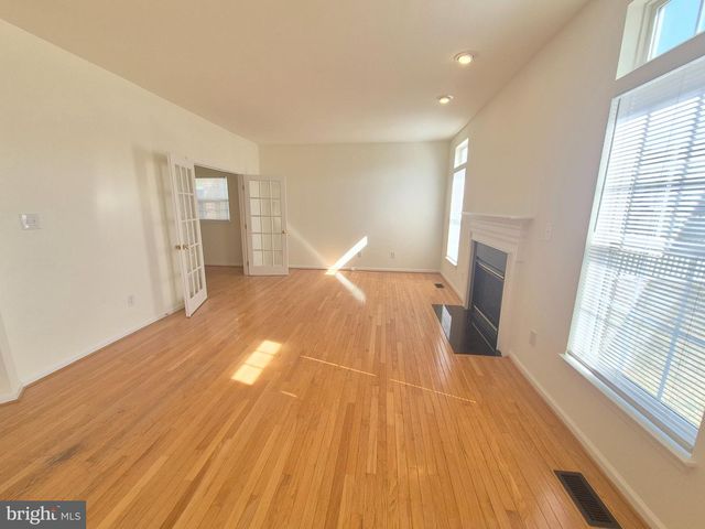 5207 LINDEN DR, Fredericksburg, VA 22407