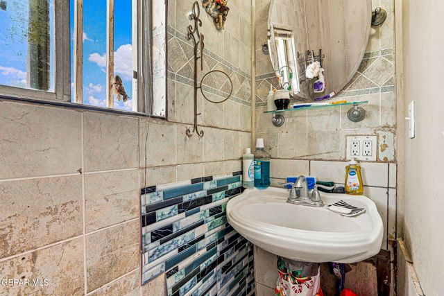 3320 HAMILTON Avenue, El Paso, TX 79930