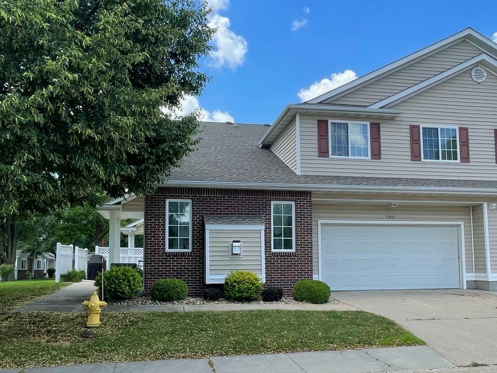 5480 Longview Court 1, Johnston, IA 50131