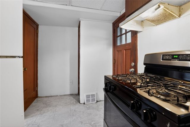 2671 Woodstock Ave, Swissvale, PA 15218