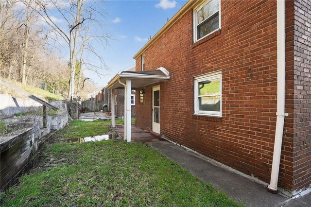 2671 Woodstock Ave, Swissvale, PA 15218