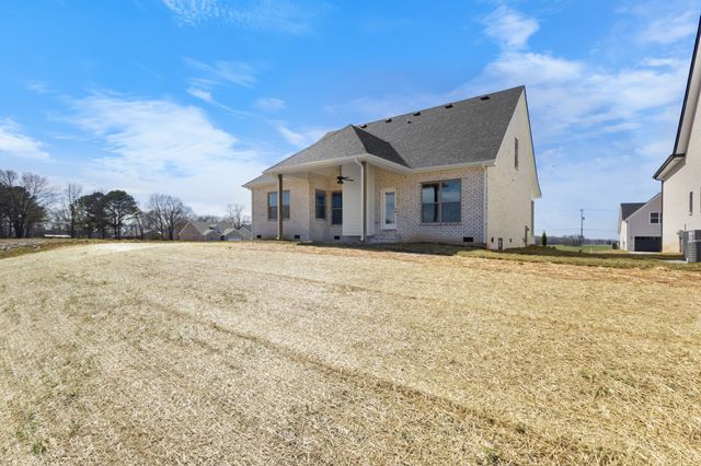 109 Aspen Pine Dr, Clarksville, TN 37043