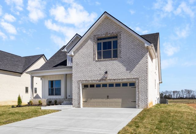 109 Aspen Pine Dr, Clarksville, TN 37043