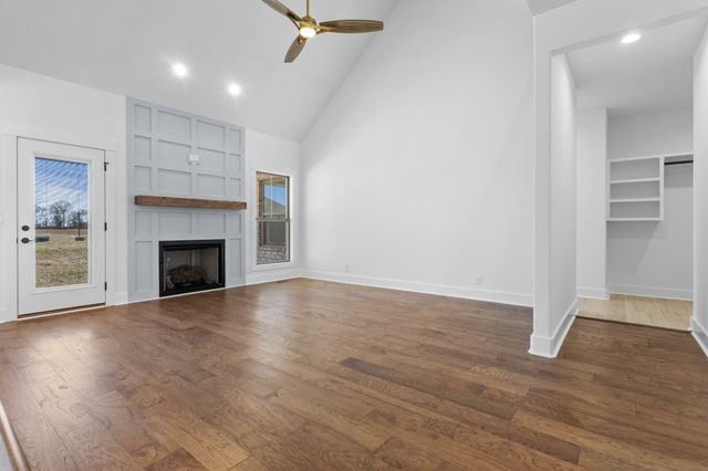 109 Aspen Pine Dr, Clarksville, TN 37043