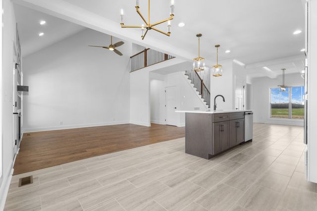 109 Aspen Pine Dr, Clarksville, TN 37043