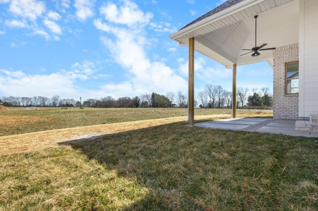 109 Aspen Pine Dr, Clarksville, TN 37043
