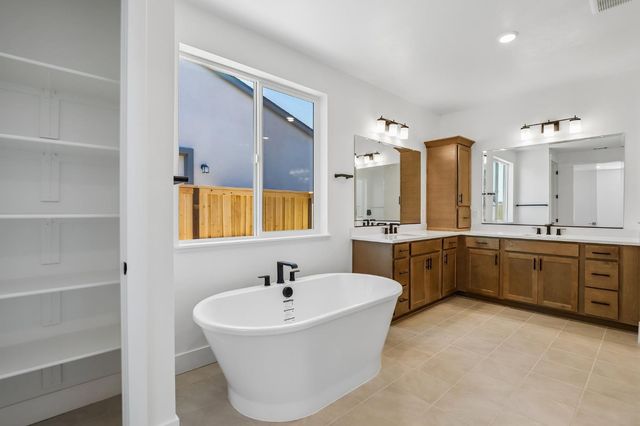 8969 Wickstrom Dr, Orangevale, CA 95662