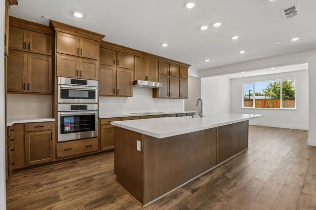 8969 Wickstrom Dr, Orangevale, CA 95662