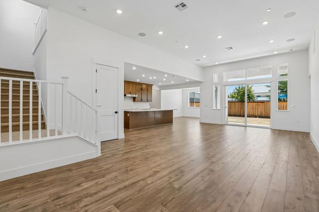 8969 Wickstrom Dr, Orangevale, CA 95662