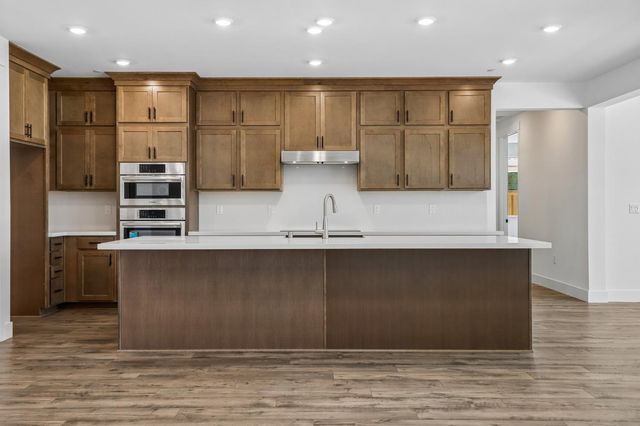 8969 Wickstrom Dr, Orangevale, CA 95662