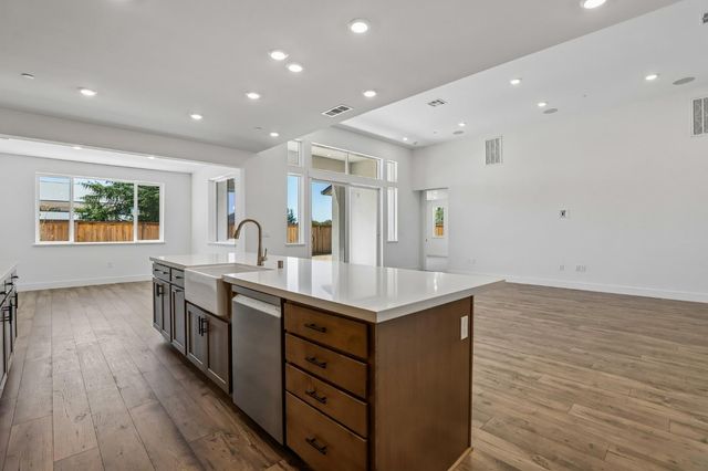8969 Wickstrom Dr, Orangevale, CA 95662