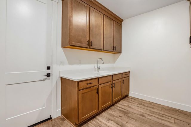 8969 Wickstrom Dr, Orangevale, CA 95662