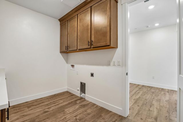 8969 Wickstrom Dr, Orangevale, CA 95662